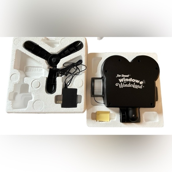 Star Shower Window Wonderland Window Projector 12 Holiday Movies Christmas Show - Picture 4 of 5